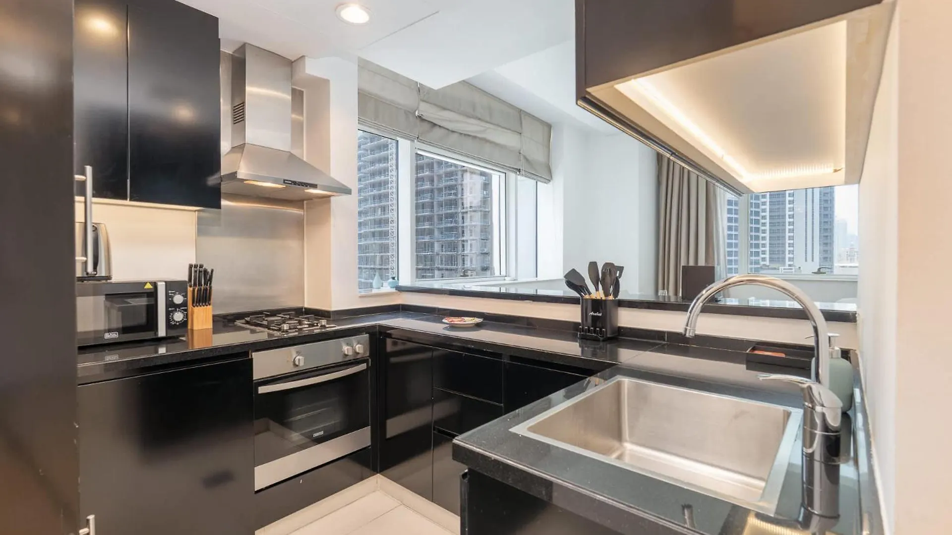 Vibrant 1 Bedroom Unit In Business Bay Sleeps 2 Dubai Appartamento