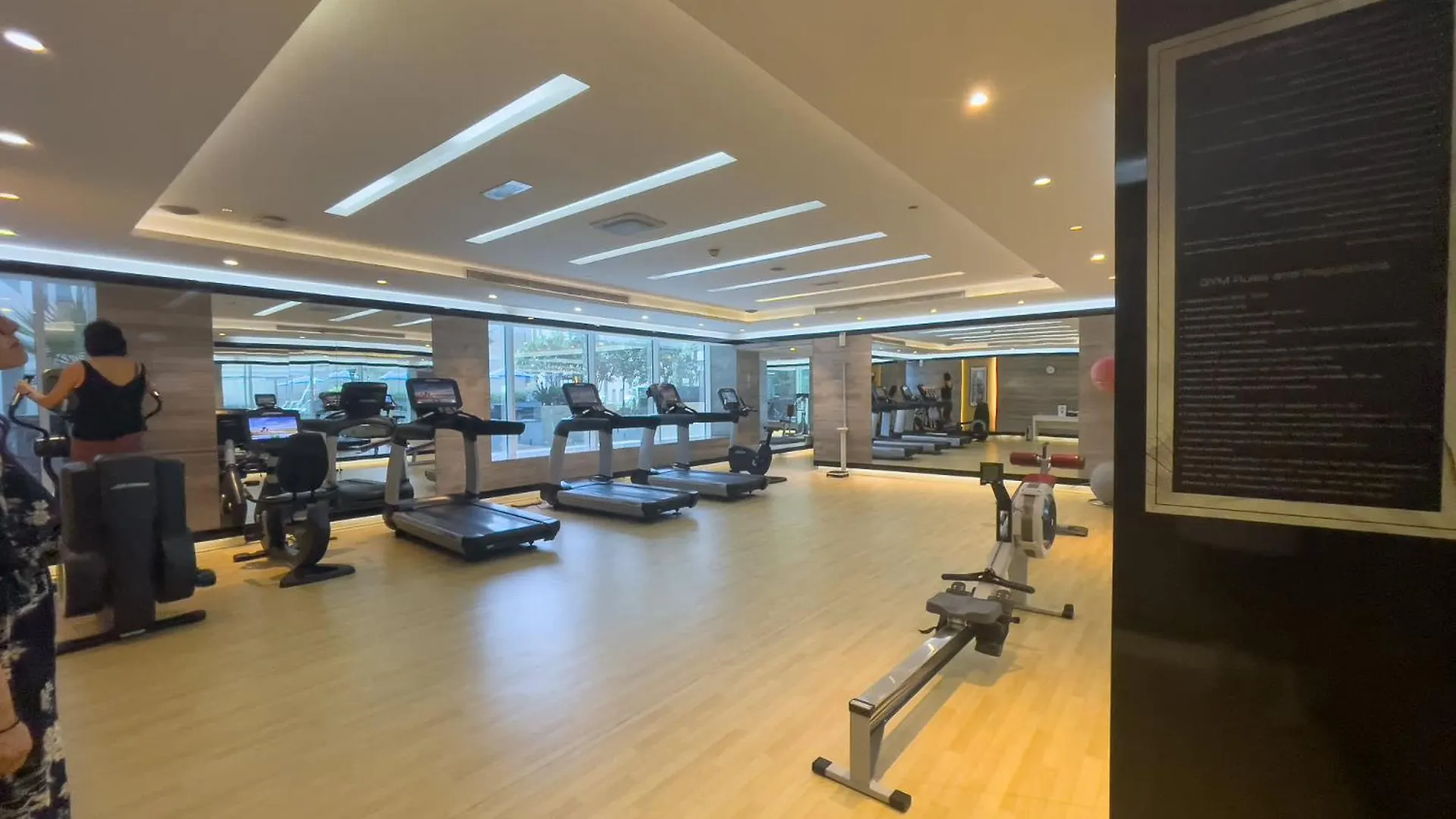 Vibrant 1 Bedroom Unit In Business Bay Sleeps 2 Dubai