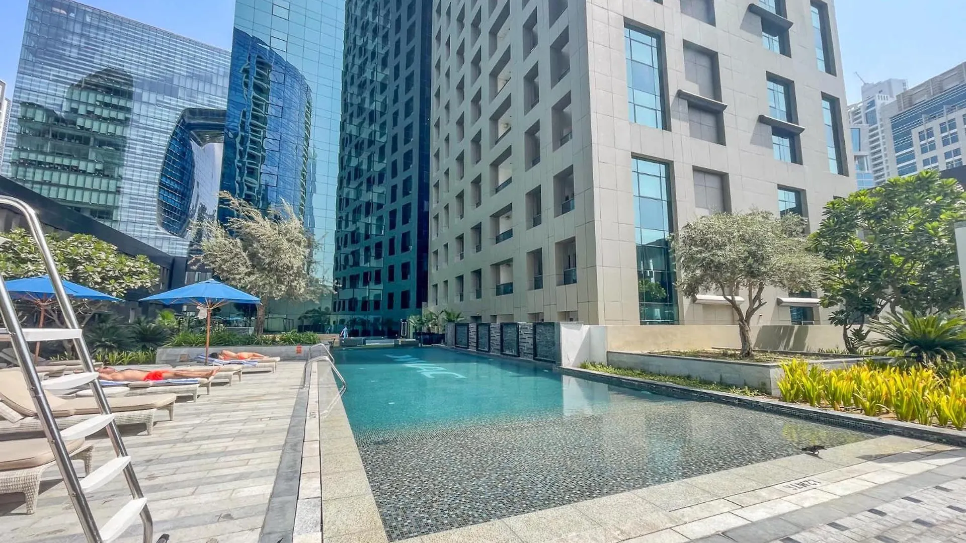Apartment Vibrant 1 Bedroom Unit In Business Bay Sleeps 2 Dubai